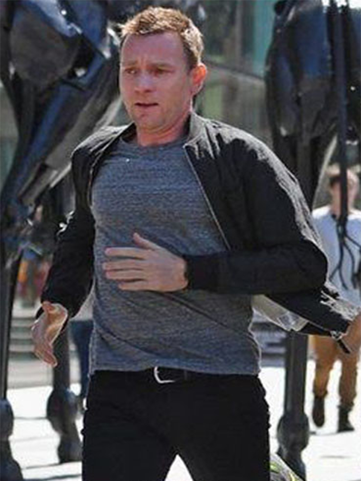 Ewan Mcgregor Black Jacket in T2  Trainspotting