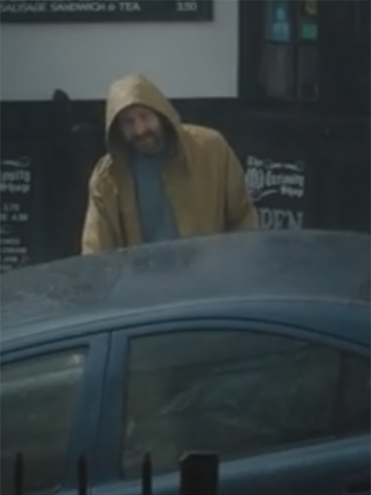 Juliet, Naked Ethan Hawke Yellow Coat