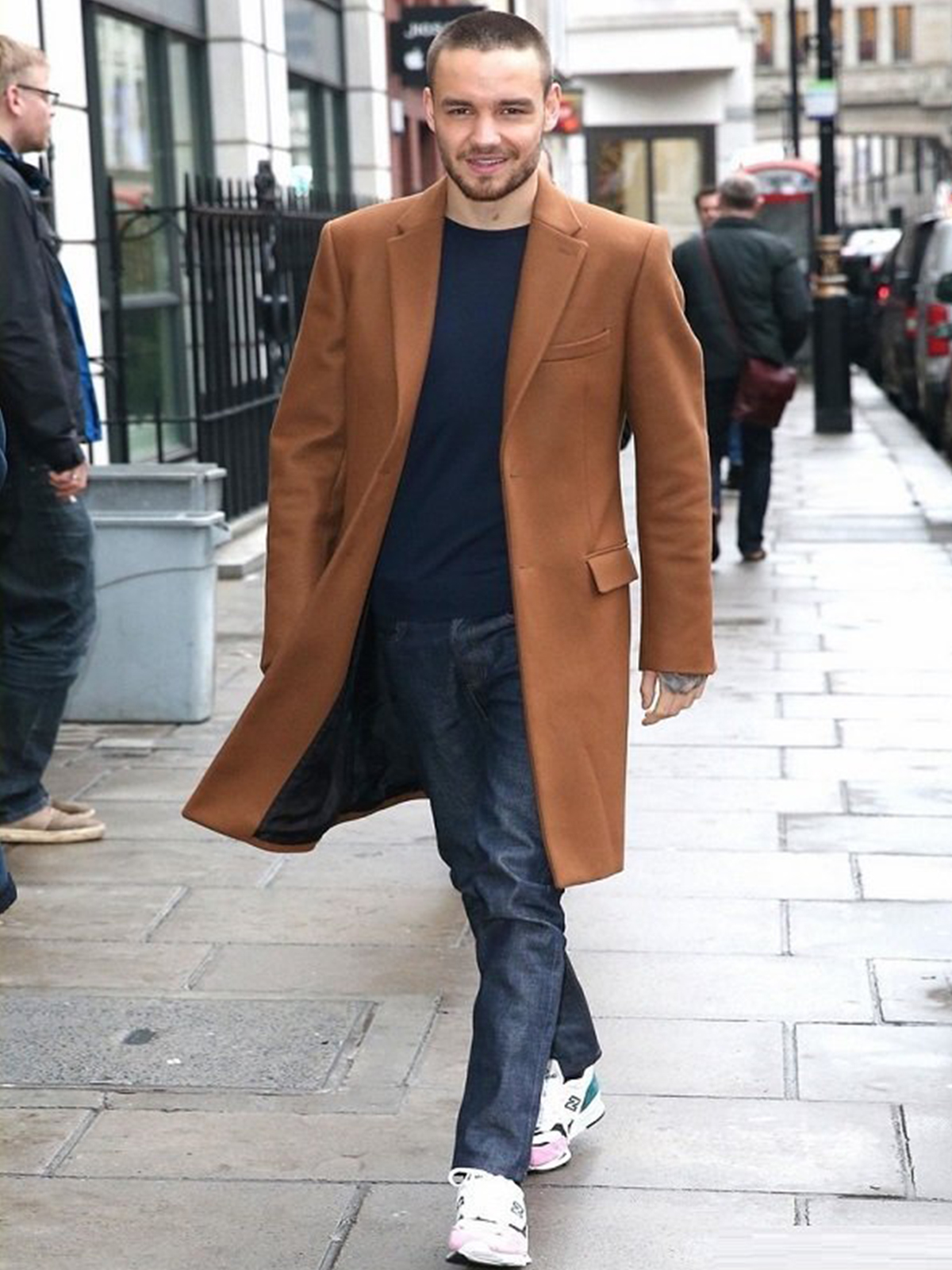 Liam Payne Street Fashion Brown Coat Bay Perfect